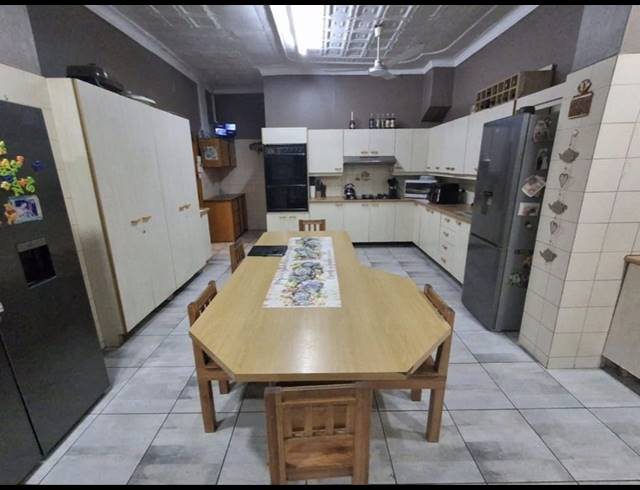 4 BEDROOM HOUSE FOR SALE IN BRENTHURST